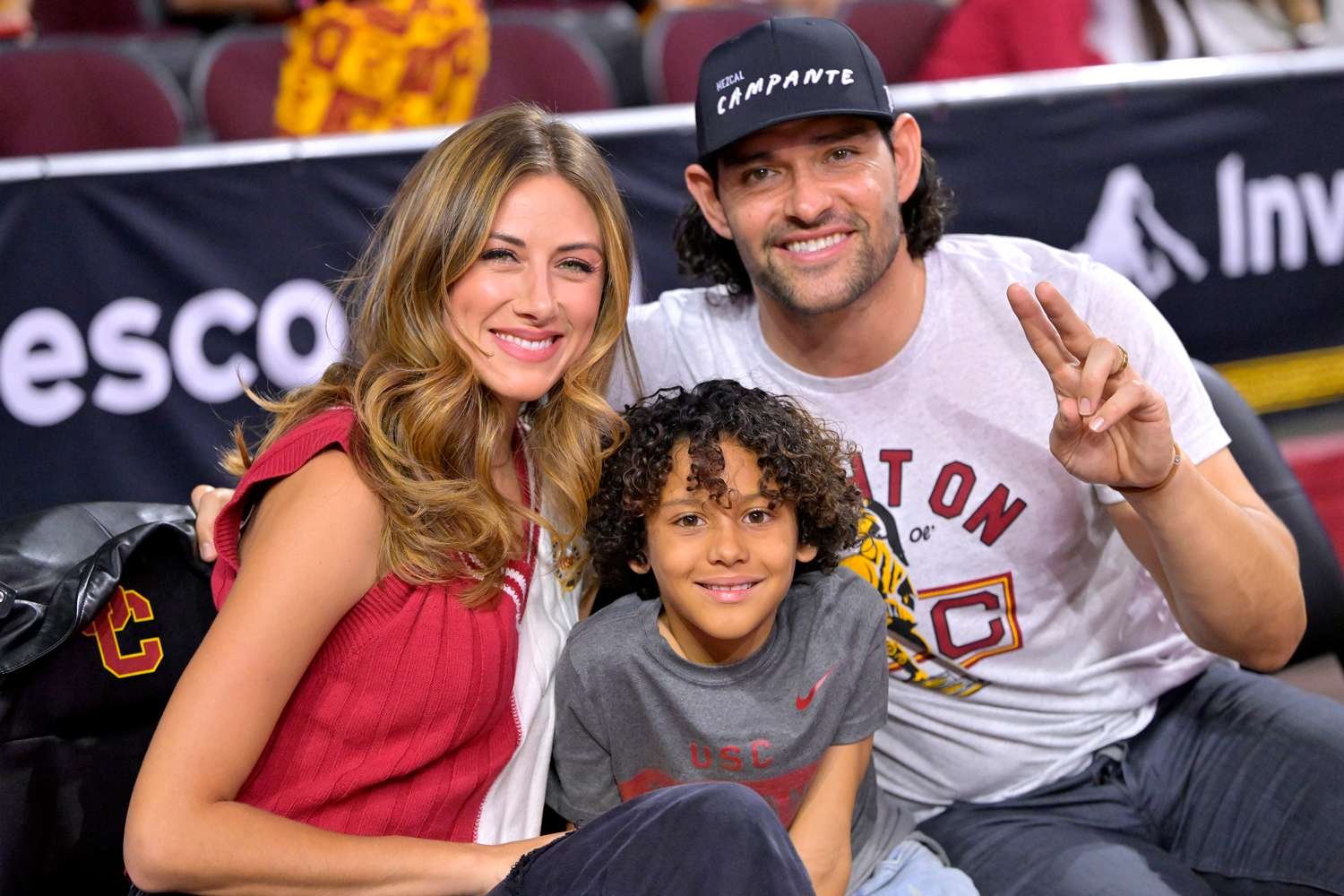 mark sanchez wife